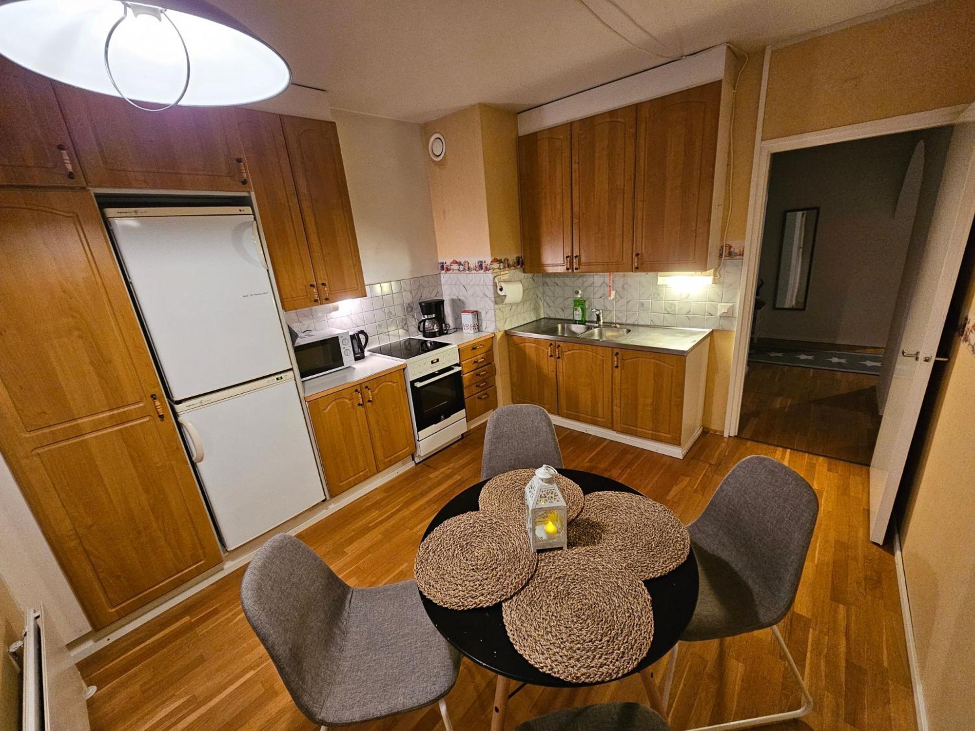 Cozy Korkalovaara Top Floor Apartment 로바니에미 외부 사진